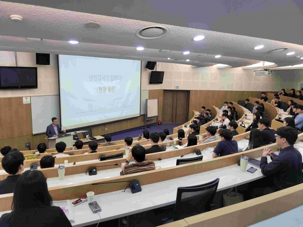 한국가스안전공사 임찬기 상임감사는 지난 27일 2025년 상반기 신입사원 81명을 대상으로 동원 리더스 아카데미에서 청렴의식 제고를 위한 '청렴 토크' 행사를 개최했다. 사진=가스안전공사