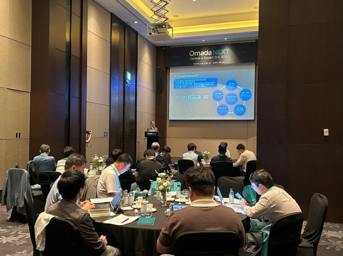 글로벌 네트워크 솔루션 기업 티피링크(TP-Link)가 클라우드 기반 네트워크 통합 관리 플랫폼 ‘Omada Central’의 국내 공식 출시와 함께 전문가 인증 프로그램 ‘Omada Expert’를 새롭게 선보였다. 사진=티피링크