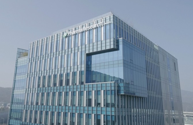 파마리서치 인적분할에 소액주주뿐만 아니라 투자사까지 반대하고 있다. 파마리서치 사옥 모습. 사진=파마리시처