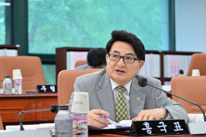 지난 달 26일 서울시의회 예산결산특별위원회에서 홍국표 서울시의원이 발언하고 있다.사진=서울시의회