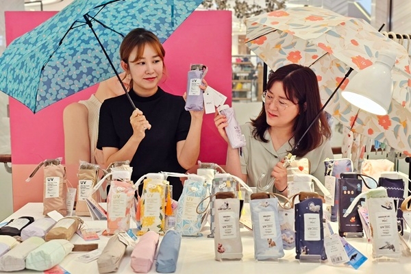 신세계 센텀시티가 오는 7월 31일까지 몰 1층에서 패션 양산 브랜드 ‘W.P.C’를 선보인다. 매장 모습. 사진=신세계 센텀시티