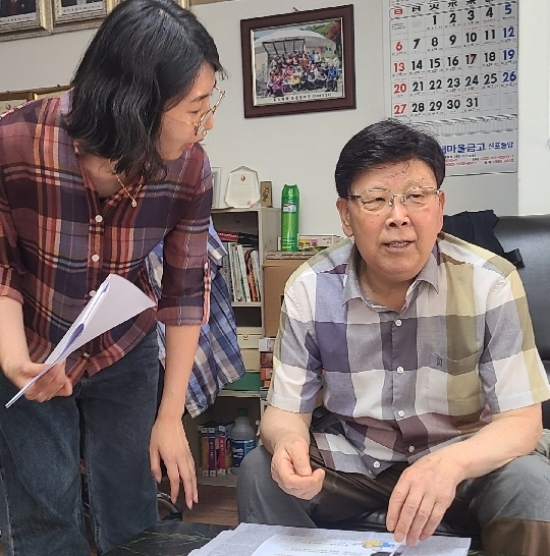 담소 나누는 홍보 활동 모습 [사진 제공=중구]