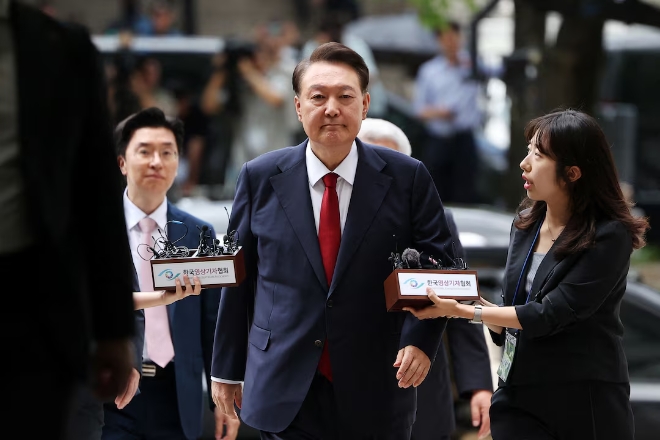 윤석열 전 대통령이 9일 영장실질심사를 받기 위해 서울 서초구 서울중앙지방법원에 출석하고 있다. 사진=로이터