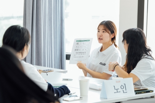 유일한 아카데미를 진행하는 모습. 사진=유한양행