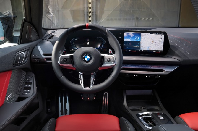 BMW M135 인테리어 사진=BMW코리아
