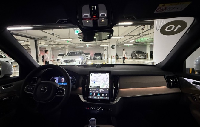 볼보 XC90 신형 인테리어 사진=육동윤 글로벌이코노믹 기자