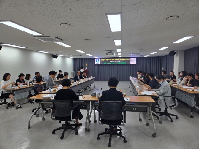 지난 11일 부평구청에서 ‘인천광역시부평구 의료·요양 등 지역 돌봄의 통합지원에 관한 조례’ 제정을 위한 민관간담회를 진행했다고14일 밝혔다.사진=부평구