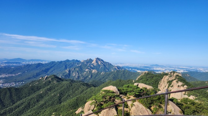 도봉산의 여름, 백승훈 시인