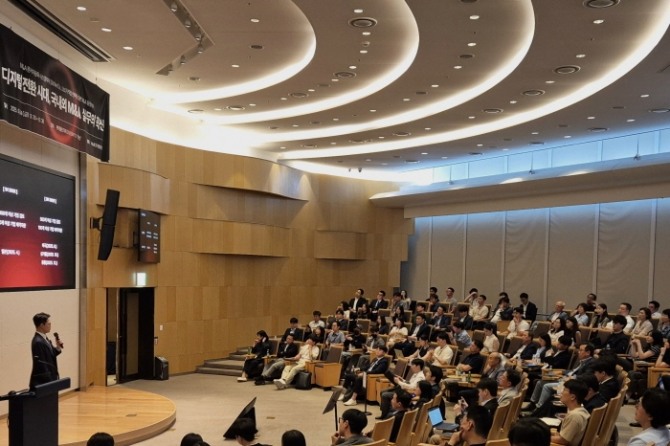 이제민 대표가 WMD의 AI 솔루션을 설명하고 있다(제공 : 더블유엠디 주식회사)