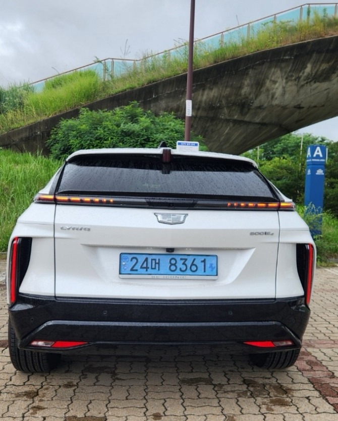 캐딜락 대형 전기 SUV 리릭 후면부. 사진=나연진 기자