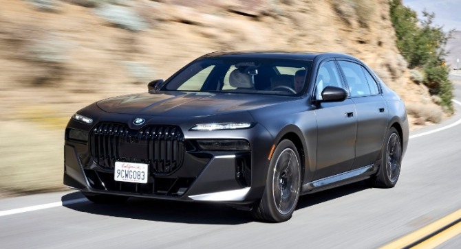 BMW i7 사진=BMW