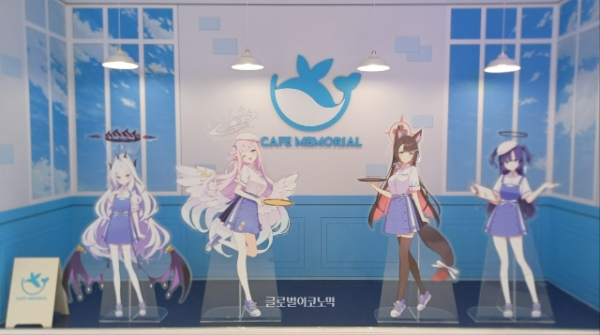 카페 메모리얼의 마스코트 캐릭터들. 왼쪽부터 '히나', '미카', '와카모', '유우카'. 사진=이원용 기