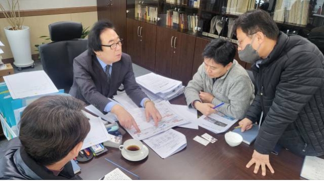 지난 2023년 3월 16일 김기덕 서울시의원이 서울시 서북권사업과와 현안 간담회를 하고 있다. 사진=서울시의회