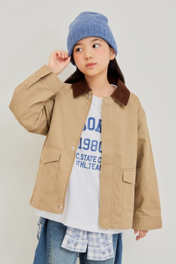 스파오키즈, 멀티 포켓 워크 재킷 화보  /사진=이랜드