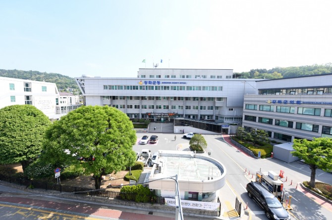강화군은 2025년 제2회 추가경정예산을 지난 1회 추경예산 대비 694억 원(9.84%) 증액한 7,748억 원으로 편성해 군의회에 제출했다. 사진=강화군