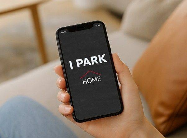 HDC현대산업개발은 웰체크·옴니씨앤에스·세라젬과 전략적 제휴를 체결하고 송파한양2차 재건축 단지에서 차세대 건강관리 서비스를 제공한다고 27일 밝혔다. HDC현대산업개발의 건강관리 모바일 앱. 사진=HDC현대산업개발