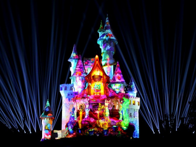 캐슬 멀티미디어 맵핑쇼 GLorry Lights  /사진=롯데월드