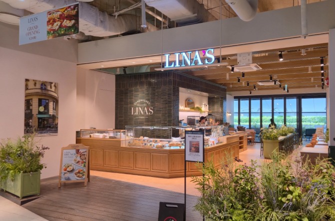 SPC는 프랑스식 정통 샌드위치 전문점 리나스(LINA’S)가 ‘용산 아이파크몰점’을 개점했다고 29일 밝혔다. 오픈한 매장 모습. 사진=SPC