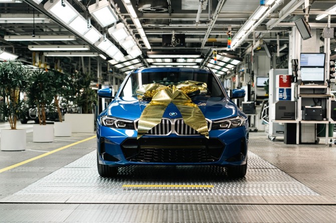 BMW 330e. 사진=BMW그룹