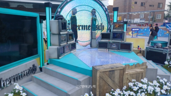지드래곤 3집 '위버멘쉬' 테마 포토존의 모습. 사진=이원용 기자