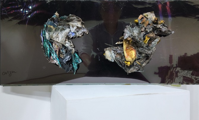 Origin, 90.5x35x14, 2025