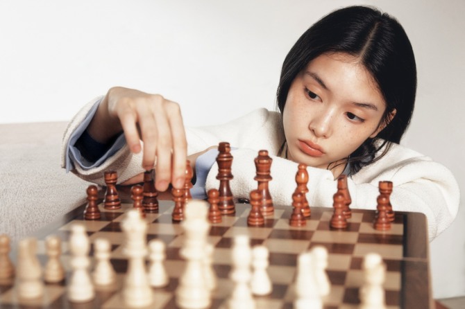 이랜드 로엠, 2025 가을 2차 캠페인 화보  사진=이랜드