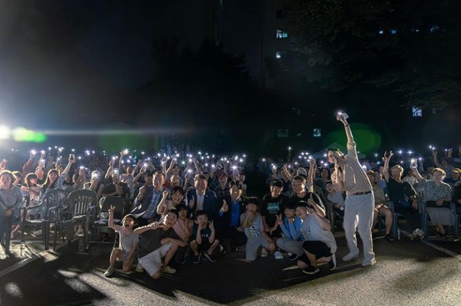 ‘행신누리와 함께하는 반짝이는 행신의 밤’은 단순 문화행사를 넘어 교통·정치·공동체 현안을 아우르는 주민 참여형 플랫폼으로 발전하고 있다.  사진=행신누리