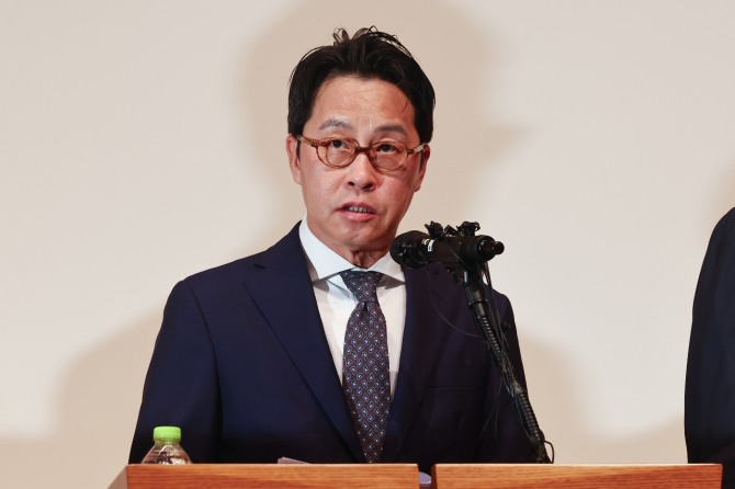 조좌진 롯데카드 대표이사가 18일 서울 중구 부영태평빌딩에서 해킹 사고로 인한 고객 정보 유출사태에 대한 사과문을 발표하고 있다. 사진=연합뉴스