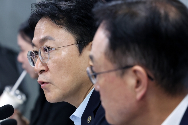 권대영 금융위원회 부위원장이 4일 서울 영등포구 소공연 대회의실에서 열린 소상공인 금융지원 간담회에서 발언하고 있다. 사진=연합뉴스 