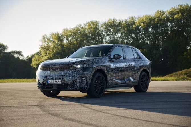 BMW, 수소 연료 X5 'iX5'