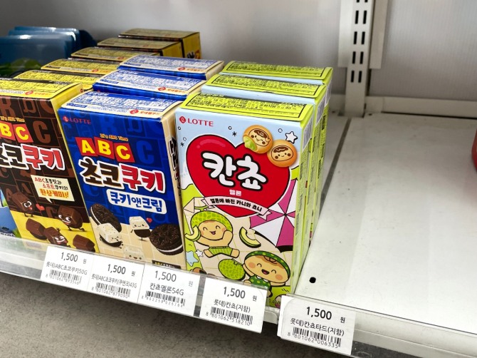 서울 한 편의점 ‘칸쵸’ 코너, 재고 소진으로 빈자리만 남았다. 사진=황효주 기자