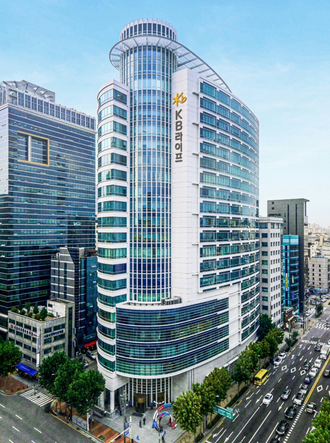 KB라이프생명사회공헌재단이 조혈모세포 기증 문화 확산 공로로 복지부 장관상을 수상했다. 사진은 KB라이프 사옥 전경. 사진=KB라이프 제공