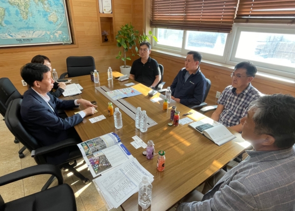 인천항만공사는 지난 10일부터 오는 24일까지 인천항 배후단지 내 입주기업 최고경영자들을 직접 찾아가 현장방문 간담회를 진행하고 있다. 사진=인천항만공사 