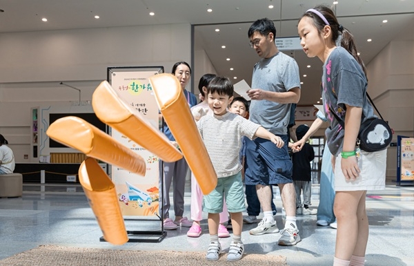 지난해 추석 민속놀이 윷놀이 체험행사 모습. 사진=국립부산과학관