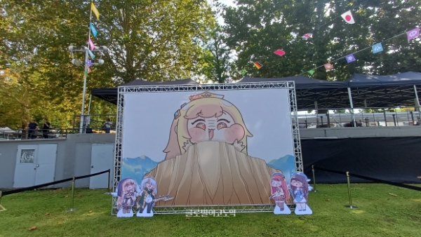 트릭컬 리바이브의 상징적인 캐릭터 '에르핀'의 포토존이 센터를 장식했다. 사진=이원용 기자