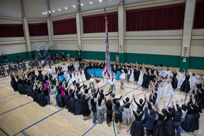 모두 다 어절씨구