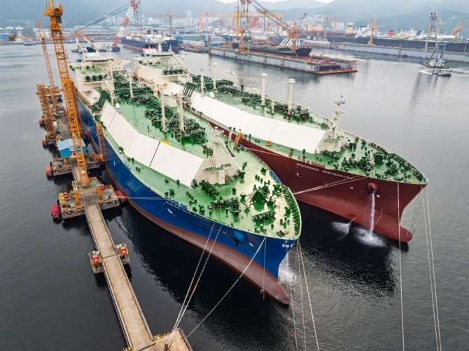 선박 간 LNG 운송. 사진= LinkedIn, 한화오션