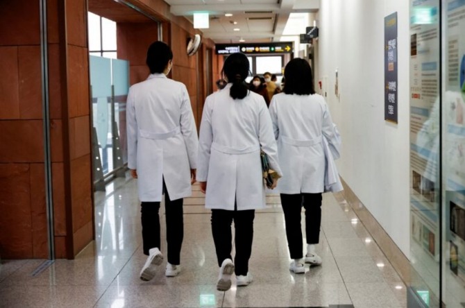 한국과 일본은 모두 고품질 의료, 높은 기대 수명, 보편적 보장으로 세계적으로 유명하다. 사진=로이터