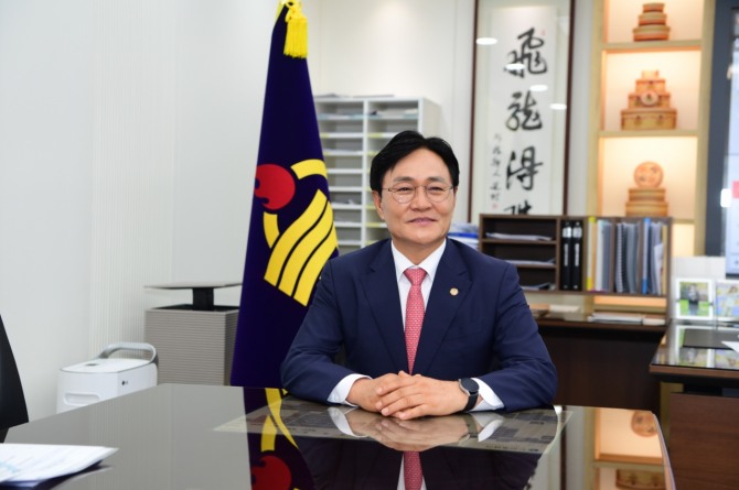 취임 1주년 맞은 박용철 강화군수. 사진=강화군