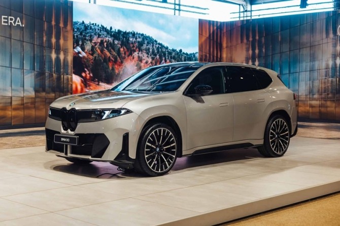 BMW iX3