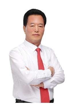최창보 박사는 35년간 근로복지공단 산업재해보상과 근로자 복지 연구 실무를 담당 했으며 현재는 100세 인생주치의로 활동하고 있다.