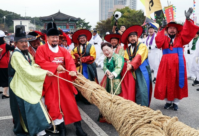 ‘2025 여주오곡나루축제’ 오는 31일  남한강변 신륵사 관광지 일원에서 열린다. 사진=여주시