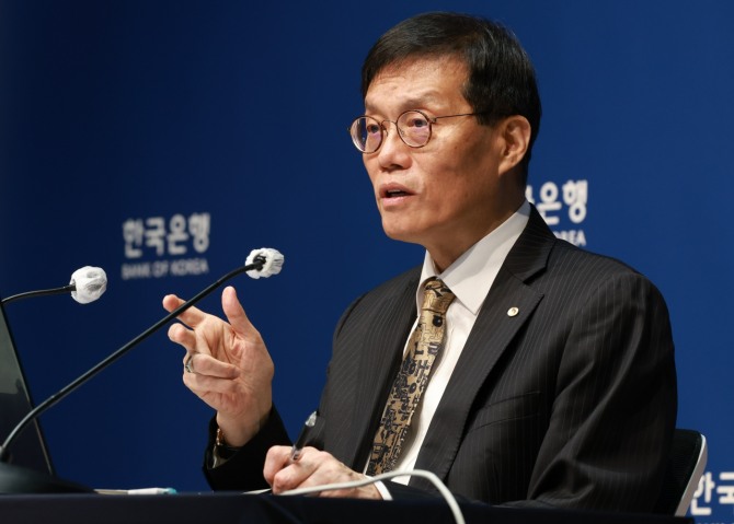 이창용 한국은행 총재가 23일 서울 중구 한국은행에서 열린 기자간담회에서 발언하고 있다. 사진=한국은행
