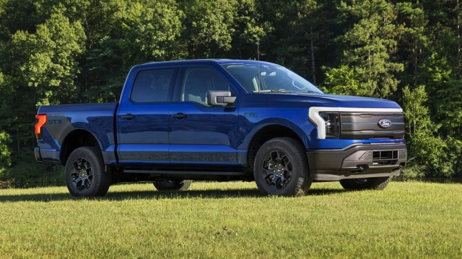 포드 F-150 라이트닝 STX 사진=포드