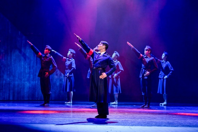 지우영 안무의 창작발레 '안네 프랑크'