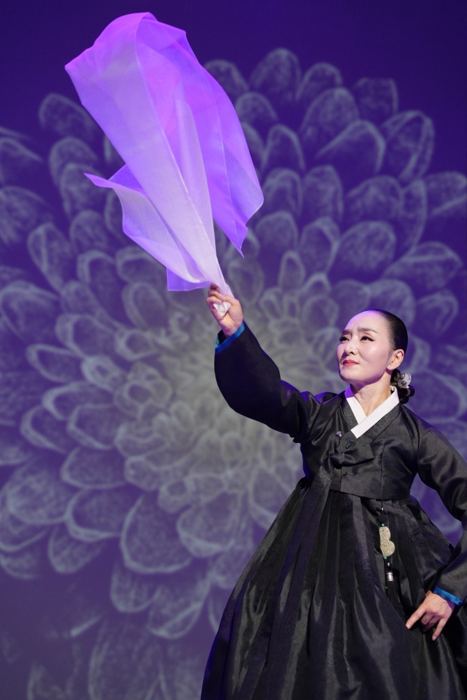 평인(平仁) 이승주의 춤 '기억의 몸짓, 결'