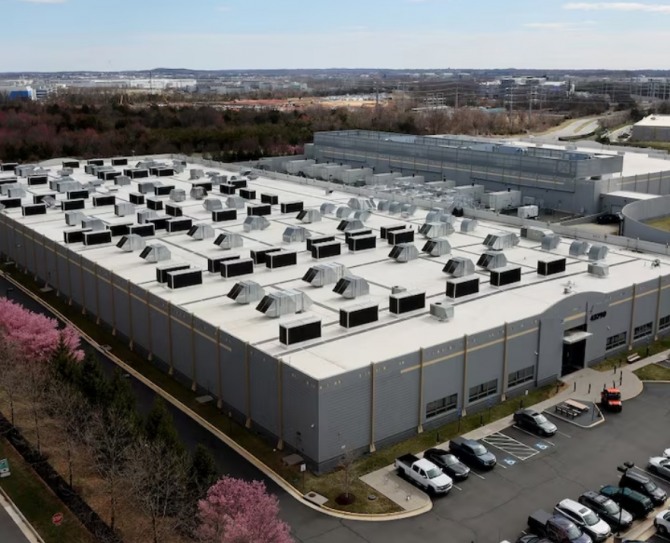 데이터센터는 현재 전력 가격에 큰 영향을 미치지 않았다는 연구 결과가 나왔다. 사진=로이터