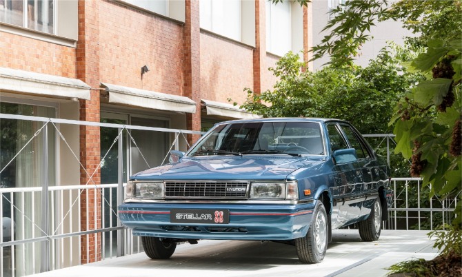 쏘나타 출시 40주년 기념, 1988년식 스텔라 전시 모델 사진=현대자동차