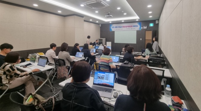 전라남도교육청(교육감 김대중)이 교사 성장을 지원하고 학교 수업문화 혁신을 위해 중등 수석교사를 전문 인력으로 육성하고 있다.  사진=전남교육청
