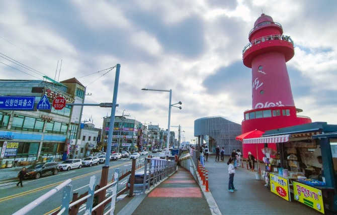 오는 8일부터 9일까지 이틀간 오이도 빨강등대 일원에서‘제1회 시흥 오이도 빨강등대 축제’를 개최한다. 사진=이관희 기자